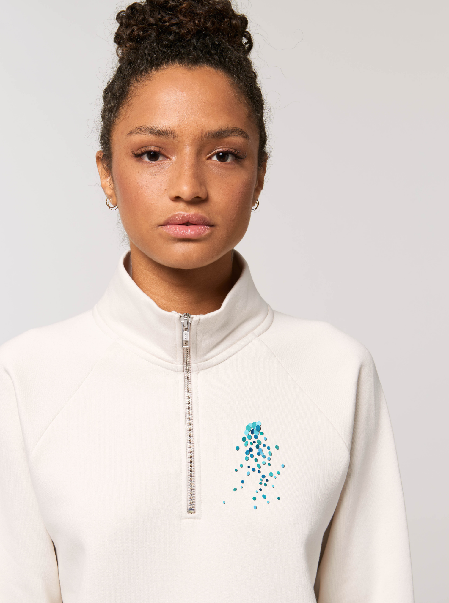 Sweat court col zippé doux et confortable vintage white motif turquoise Sweet Hills